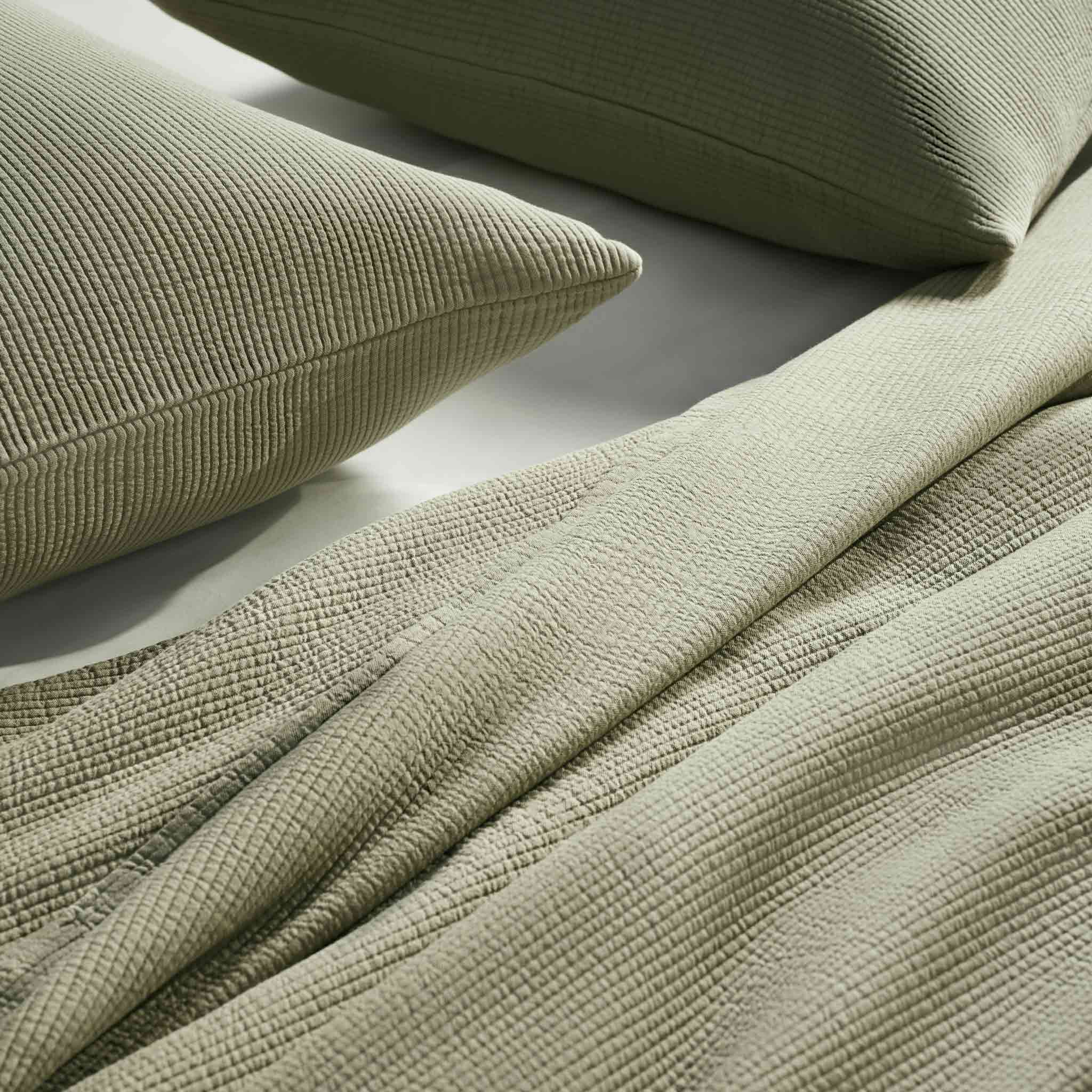 Ribbed Matelasse Quilt - Image 21